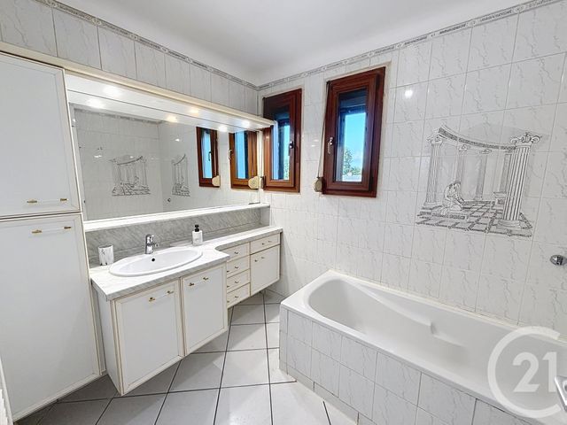 Appartement F3 &agrave; louer - 3 pi&egrave;ces - 73,75 m2 - St Remy - 71 - BOURGOGNE