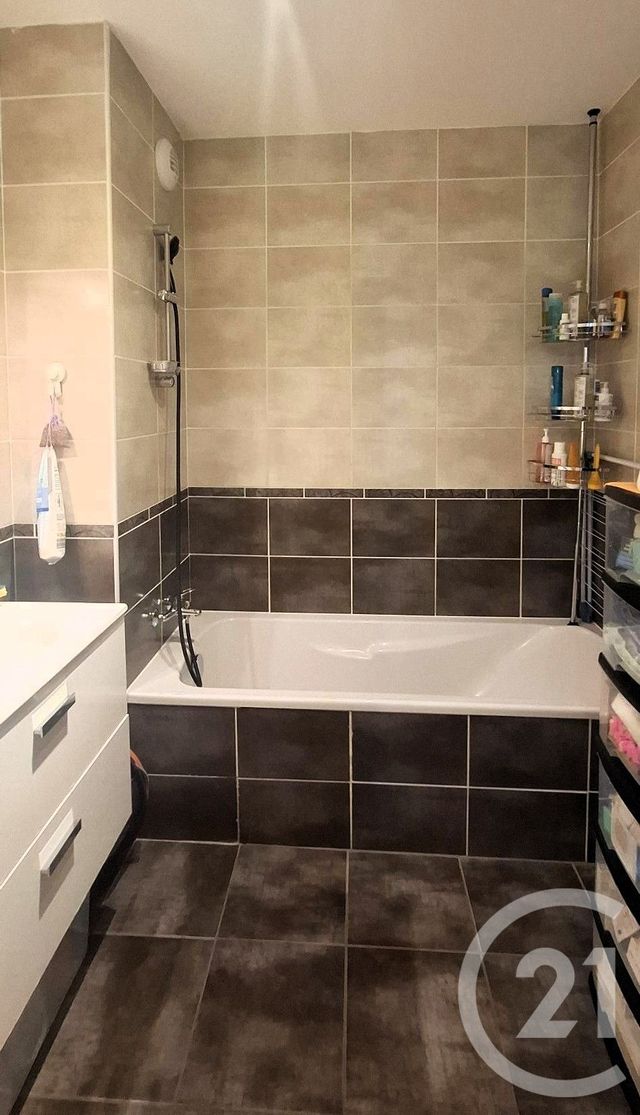 Appartement T3 &agrave; louer - 3 pi&egrave;ces - 67,51 m2 - Pontcharra - 38 - RHONE-ALPES