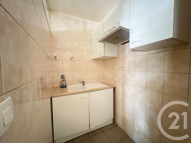 Appartement F1 &agrave; louer - 1 pi&egrave;ce - 27 m2 - Fontenay Sous Bois - 94 - ILE-DE-FRANCE