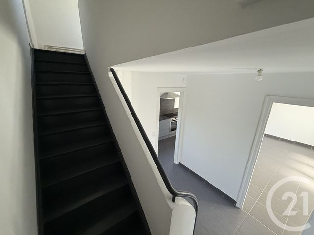 Maison &agrave; louer - 4 pi&egrave;ces - 77 m2 - Jeumont - 59 - NORD-PAS-DE-CALAIS