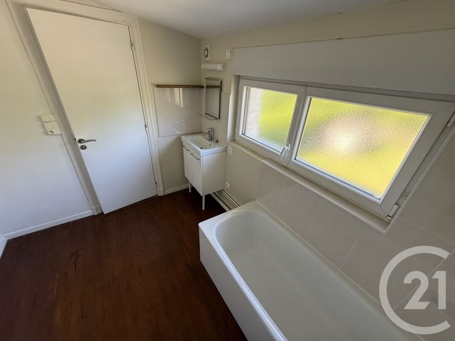 Maison &agrave; louer - 4 pi&egrave;ces - 77 m2 - Jeumont - 59 - NORD-PAS-DE-CALAIS