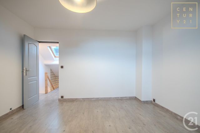 Maison &agrave; louer - 5 pi&egrave;ces - 80 m2 - Hautmont - 59 - NORD-PAS-DE-CALAIS