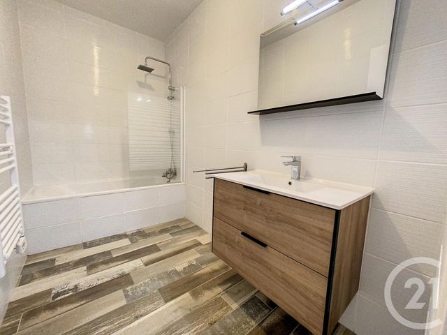 Appartement T7 &agrave; louer - 5 pi&egrave;ces - 103 m2 - Brest - 29 - BRETAGNE