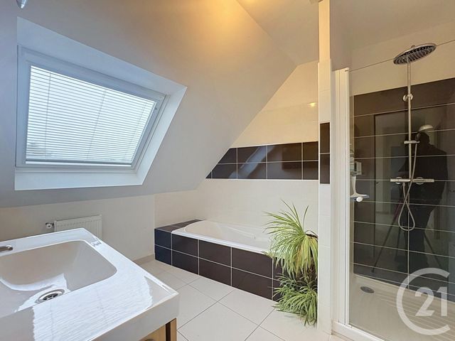 Maison &agrave; louer - 7 pi&egrave;ces - 101 m2 - St Renan - 29 - BRETAGNE