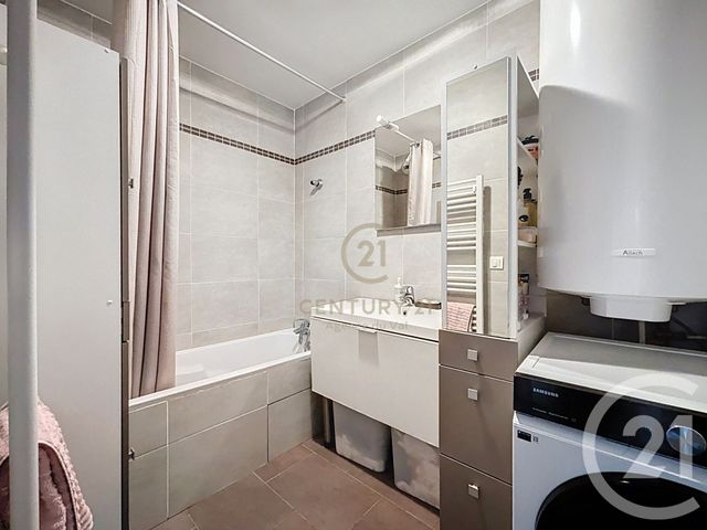 Appartement F3 &agrave; vendre - 3 pi&egrave;ces - 65,82 m2 - Champs Sur Marne - 77 - ILE-DE-FRANCE