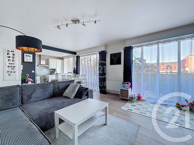 Appartement F3 &agrave; vendre - 3 pi&egrave;ces - 65,82 m2 - Champs Sur Marne - 77 - ILE-DE-FRANCE
