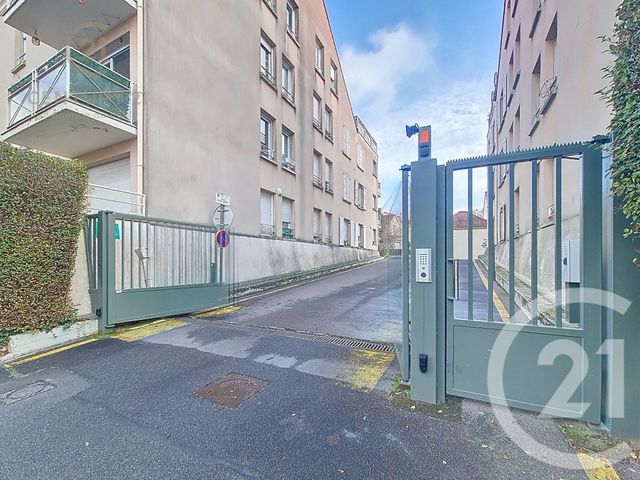 Parking &agrave; vendre - 12,75 m2 - Champs Sur Marne - 77 - ILE-DE-FRANCE