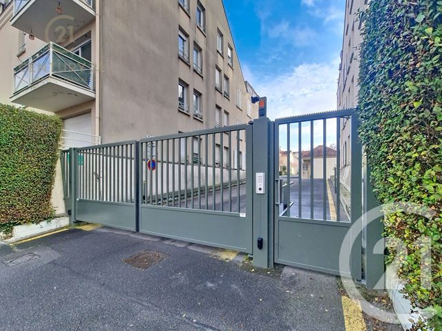 Parking &agrave; vendre - 12,75 m2 - Champs Sur Marne - 77 - ILE-DE-FRANCE