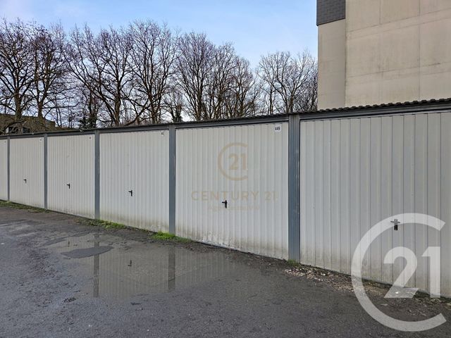 parking - CHAMPS SUR MARNE - 77