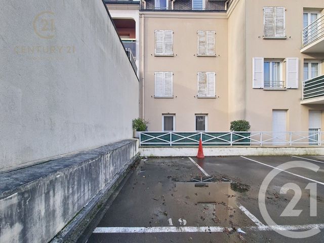 parking - CHAMPS SUR MARNE - 77