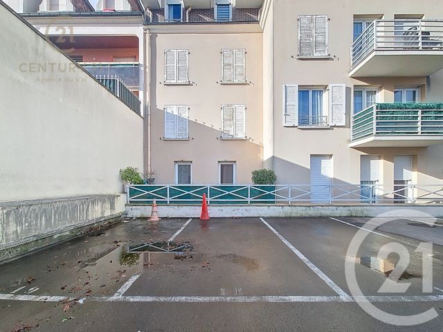 parking - CHAMPS SUR MARNE - 77