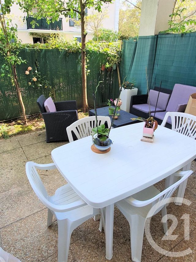 Appartement Duplex &agrave; louer - 2 pi&egrave;ces - 44,97 m2 - Emerainville - 77 - ILE-DE-FRANCE