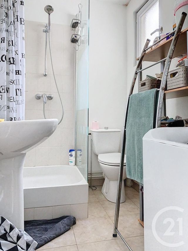 Appartement Studio &agrave; louer - 1 pi&egrave;ce - 26,75 m2 - Champs Sur Marne - 77 - ILE-DE-FRANCE