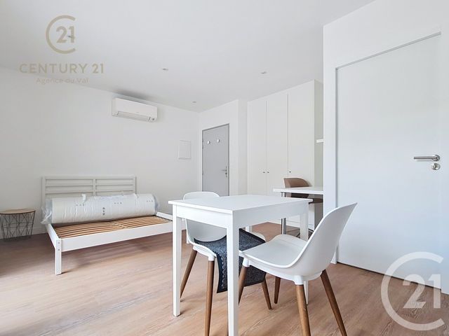 Appartement Studio &agrave; louer - 1 pi&egrave;ce - 24,87 m2 - Champs Sur Marne - 77 - ILE-DE-FRANCE
