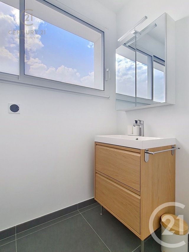 Appartement Studio &agrave; louer - 1 pi&egrave;ce - 27,36 m2 - Champs Sur Marne - 77 - ILE-DE-FRANCE