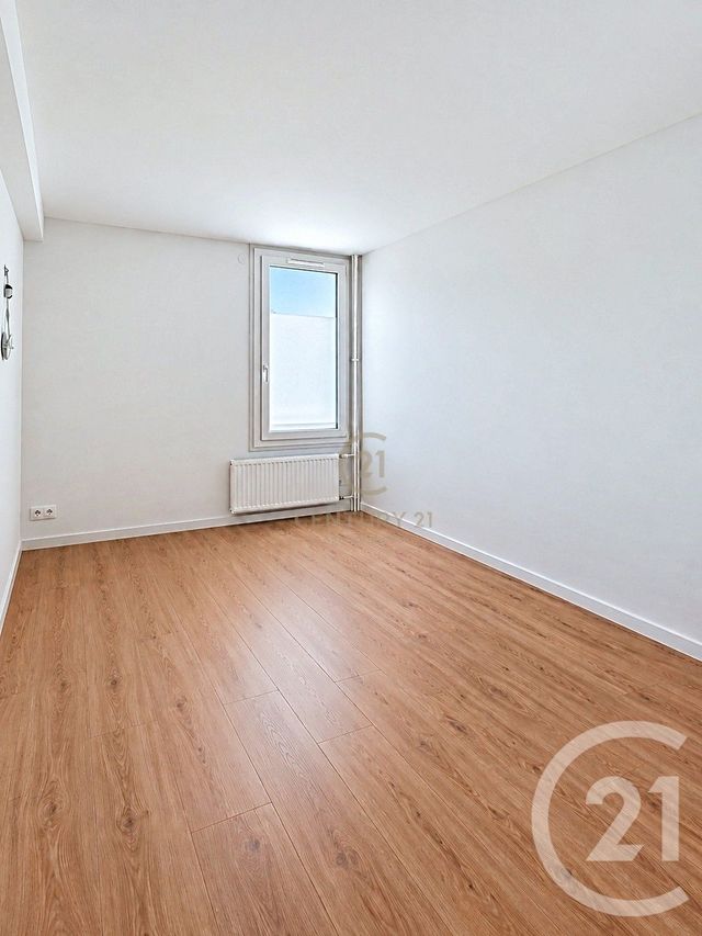 Appartement F4 &agrave; vendre - 4 pi&egrave;ces - 90,20 m2 - Champs Sur Marne - 77 - ILE-DE-FRANCE