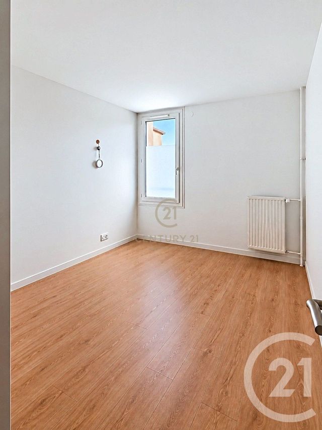Appartement F4 &agrave; vendre - 4 pi&egrave;ces - 90,20 m2 - Champs Sur Marne - 77 - ILE-DE-FRANCE