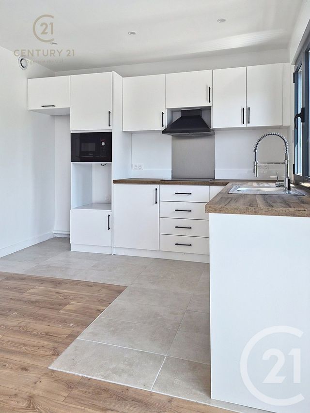 Appartement F3 &agrave; louer - 3 pi&egrave;ces - 64,79 m2 - Champs Sur Marne - 77 - ILE-DE-FRANCE
