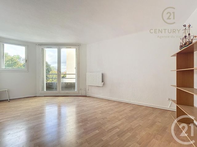 Appartement T1 &agrave; louer - 1 pi&egrave;ce - 30,12 m2 - Noisiel - 77 - ILE-DE-FRANCE