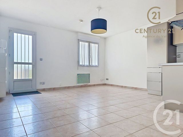 Appartement Studio &agrave; louer - 1 pi&egrave;ce - 26,75 m2 - Champs Sur Marne - 77 - ILE-DE-FRANCE