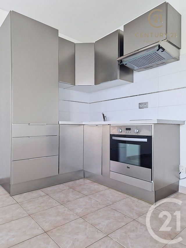 Appartement Studio &agrave; louer - 1 pi&egrave;ce - 26,75 m2 - Champs Sur Marne - 77 - ILE-DE-FRANCE