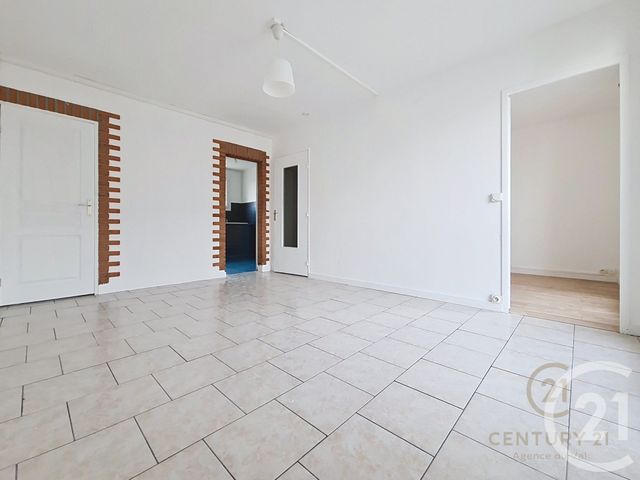 Appartement F3 &agrave; louer - 3 pi&egrave;ces - 48,86 m2 - Chelles - 77 - ILE-DE-FRANCE