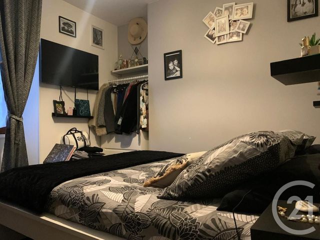 Appartement F4 à vendre - 4 pièces - 70 m2 - Etampes - 91 - ILE-DE-FRANCE