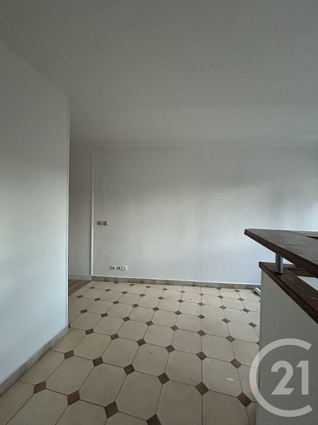 Appartement F1 à louer - 1 pièce - 24 m2 - Etampes - 91 - ILE-DE-FRANCE