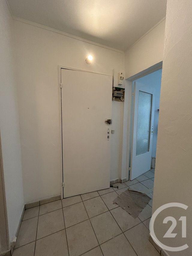 Appartement F1 &agrave; louer - 1 pi&egrave;ce - 25,97 m2 - Bruyeres Le Chatel - 91 - ILE-DE-FRANCE