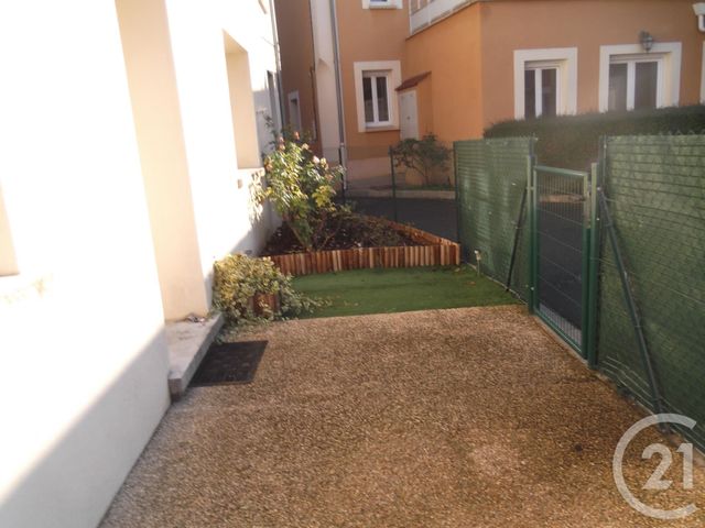 Appartement F4 &agrave; louer - 4 pi&egrave;ces - 81 m2 - Sermaises - 45 - CENTRE