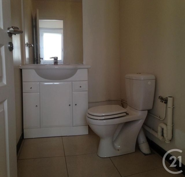 Appartement F4 &agrave; louer - 4 pi&egrave;ces - 81 m2 - Sermaises - 45 - CENTRE
