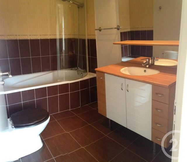Appartement F4 &agrave; louer - 4 pi&egrave;ces - 81 m2 - Sermaises - 45 - CENTRE