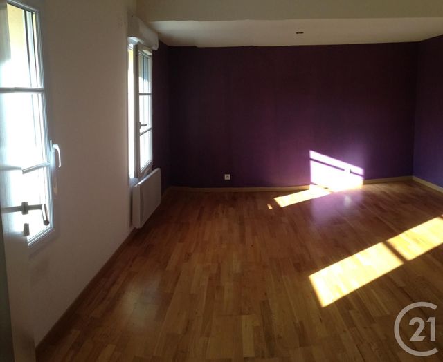 Appartement F4 &agrave; louer - 4 pi&egrave;ces - 81 m2 - Sermaises - 45 - CENTRE