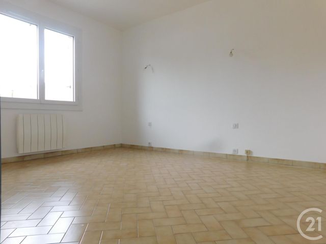 Maison &agrave; louer - 5 pi&egrave;ces - 143 m2 - Baudreville - 28 - CENTRE