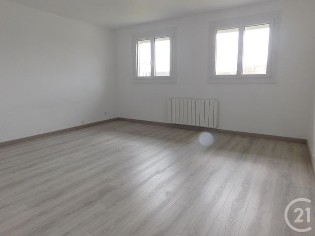 Maison &agrave; louer - 5 pi&egrave;ces - 143 m2 - Baudreville - 28 - CENTRE