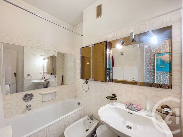 Appartement F3 à vendre - 3 pièces - 77 m2 - Nice - 06 - PROVENCE-ALPES-COTE-D-AZUR