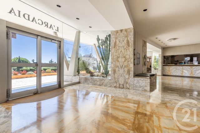 Appartement F2 à vendre - 3 pièces - 71,52 m2 - Nice - 06 - PROVENCE-ALPES-COTE-D-AZUR
