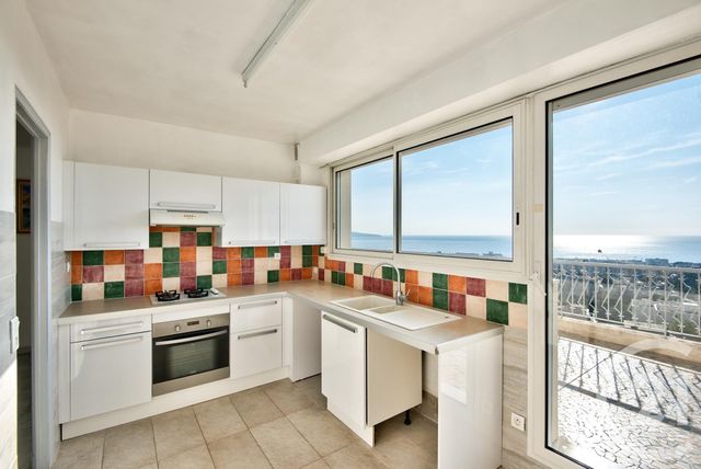 Appartement F3 &agrave; louer - 3 pi&egrave;ces - 99 m2 - Nice - 06 - PROVENCE-ALPES-COTE-D-AZUR