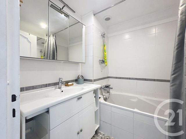 Appartement &agrave; louer - 3 pi&egrave;ces - 67 m2 - Nice - 06 - PROVENCE-ALPES-COTE-D-AZUR