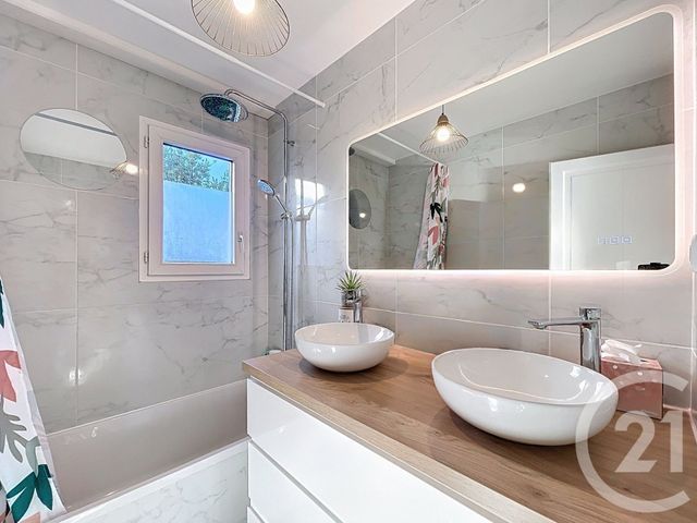 Appartement F4 &agrave; vendre - 4 pi&egrave;ces - 82 m2 - St Laurent Du Var - 06 - PROVENCE-ALPES-COTE-D-AZUR