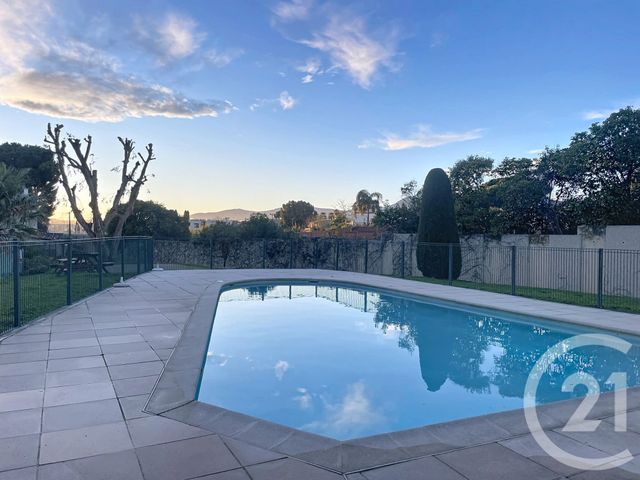 Appartement F4 &agrave; vendre - 4 pi&egrave;ces - 82 m2 - St Laurent Du Var - 06 - PROVENCE-ALPES-COTE-D-AZUR