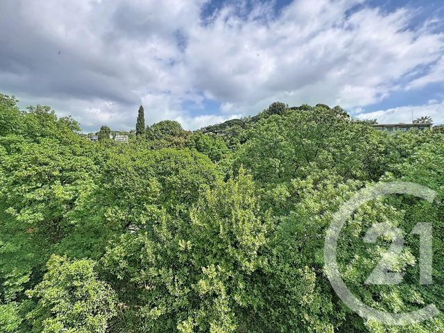 Appartement F4 &agrave; vendre - 4 pi&egrave;ces - 84 m2 - Cannes La Bocca - 06 - PROVENCE-ALPES-COTE-D-AZUR