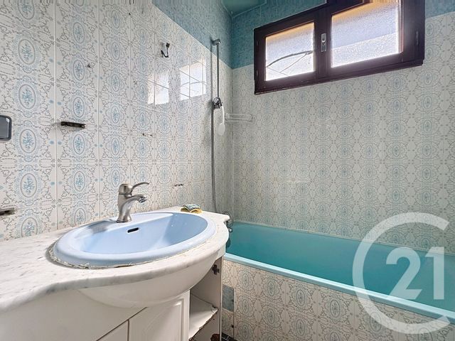 Appartement F4 &agrave; vendre - 4 pi&egrave;ces - 84 m2 - Cannes La Bocca - 06 - PROVENCE-ALPES-COTE-D-AZUR