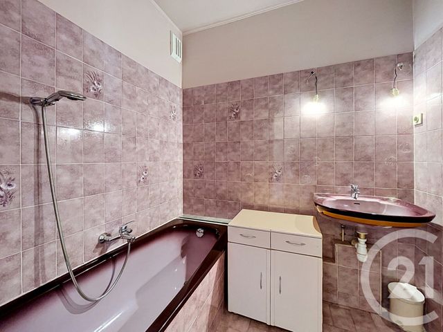 Appartement F5 &agrave; vendre - 5 pi&egrave;ces - 91,80 m2 - Carros - 06 - PROVENCE-ALPES-COTE-D-AZUR