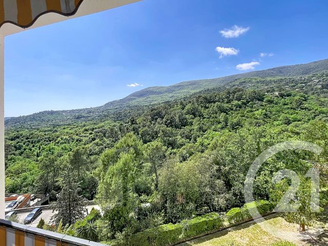 Appartement F5 &agrave; vendre - 5 pi&egrave;ces - 91,80 m2 - Carros - 06 - PROVENCE-ALPES-COTE-D-AZUR