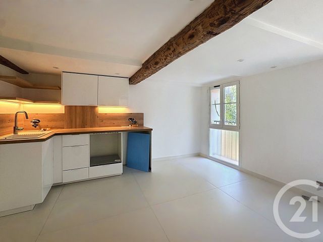 Appartement F2 &agrave; louer - 2 pi&egrave;ces - 31 m2 - Le Cannet - 06 - PROVENCE-ALPES-COTE-D-AZUR