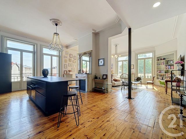 Appartement T5 &agrave; vendre - 6 pi&egrave;ces - 256,09 m2 - Le Puy En Velay - 43 - AUVERGNE