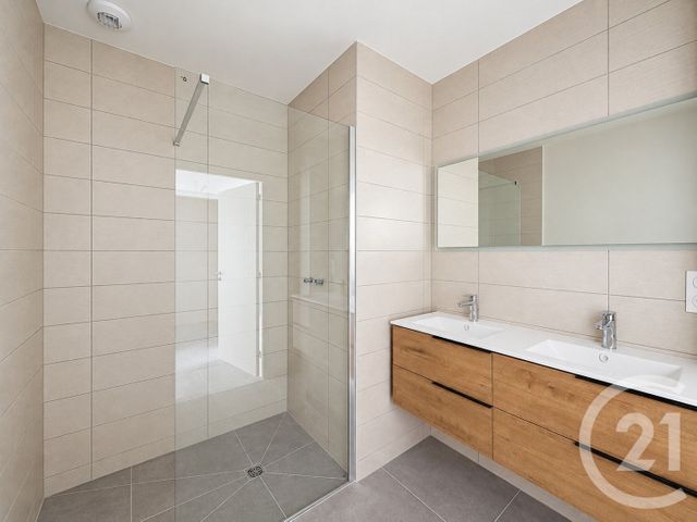 Appartement T3 &agrave; vendre - 4 pi&egrave;ces - 81,89 m2 - Le Puy En Velay - 43 - AUVERGNE