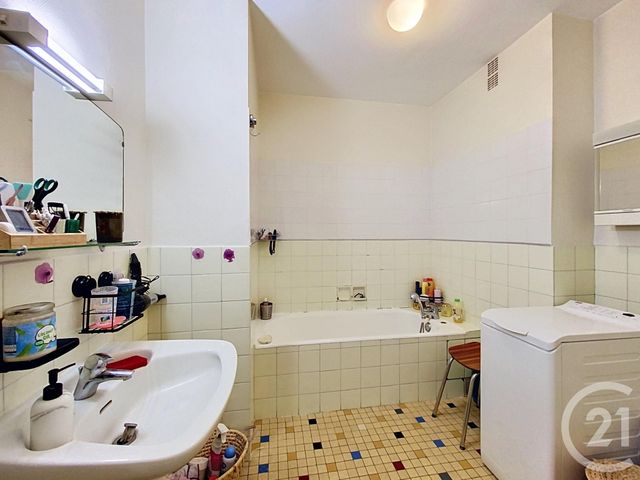 Appartement T3 &agrave; vendre - 3 pi&egrave;ces - 92,43 m2 - Le Puy En Velay - 43 - AUVERGNE