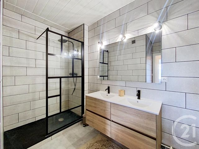 Appartement F3 bis &agrave; vendre - 5 pi&egrave;ces - 94,42 m2 - Le Puy En Velay - 43 - AUVERGNE